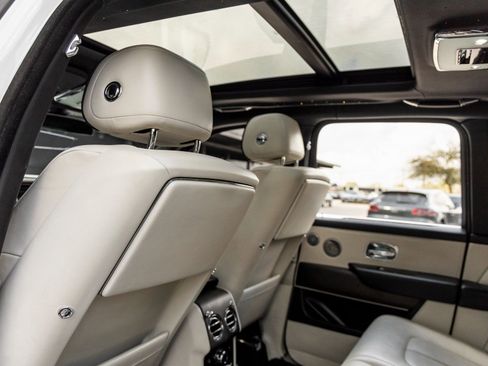 Used 2019 Rolls-Royce Cullinan image 40