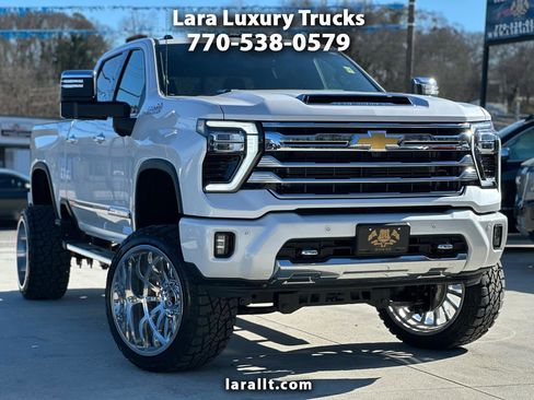 Used 2025 Chevrolet Silverado 2500 High Country w/ Technology Package AWD/4WD image 1