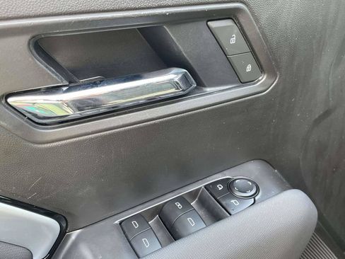Used 2025 Chevrolet Colorado Z71 AWD/4WD image 17