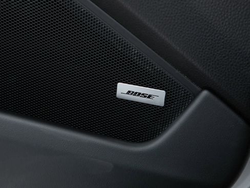 Certified 2025 Porsche 911 Carrera RWD image 33