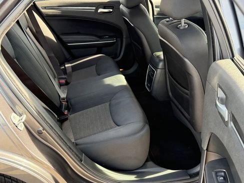 Used 2019 Chrysler 300 Touring w/ Sport Appearance Package image 21