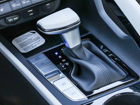 New 2026 Hyundai Elantra Limited FWD image 36
