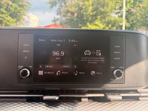 Certified 2023 Kia Carnival LX FWD image 17