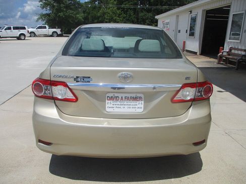 Used 2013 Toyota Corolla LE FWD image 5