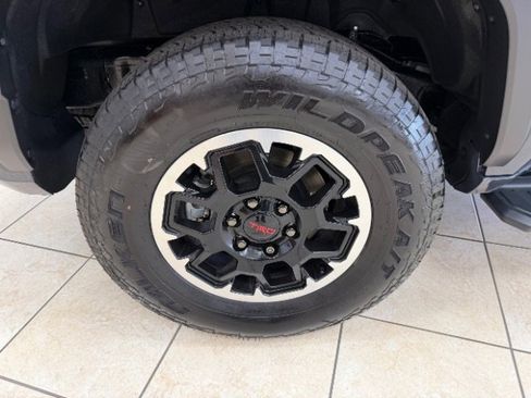 Used 2025 Toyota 4Runner TRD Off-Road Premium AWD/4WD image 29