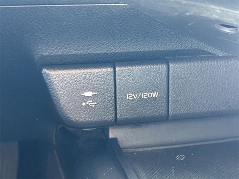 Used 2018 Toyota Camry SE image 24