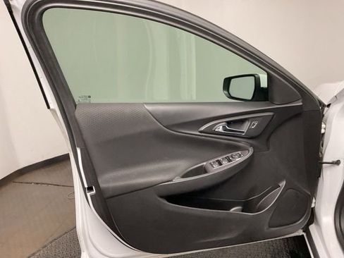 Certified 2018 Chevrolet Malibu LT FWD image 10