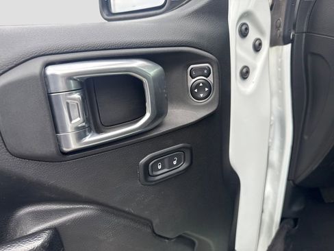 Used 2024 Jeep Wrangler Unlimited Sport AWD/4WD image 8