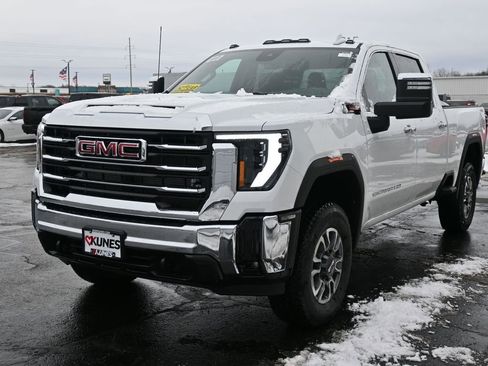 New 2026 GMC Sierra 3500 SLT image 10