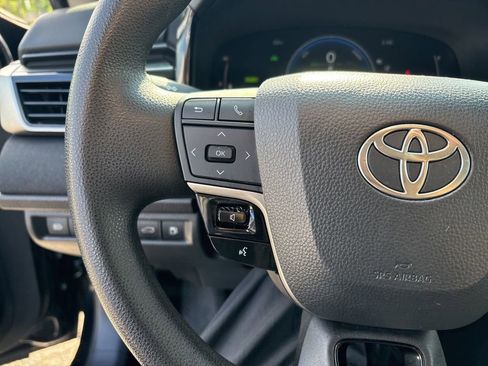 Used 2025 Toyota Camry LE FWD image 21