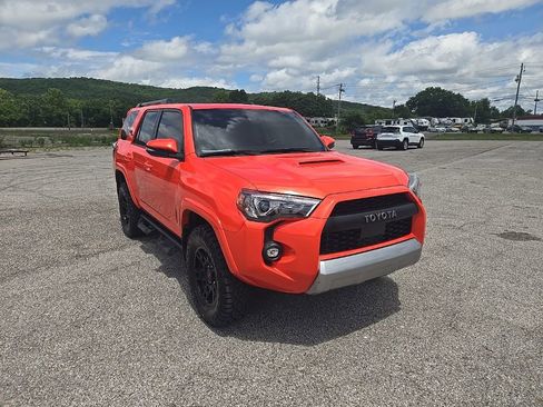 Used 2024 Toyota 4Runner TRD Off-Road Premium w/ Moonroof Package AWD/4WD image 2