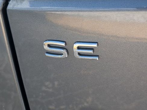 Certified 2022 Volkswagen Atlas SE image 10