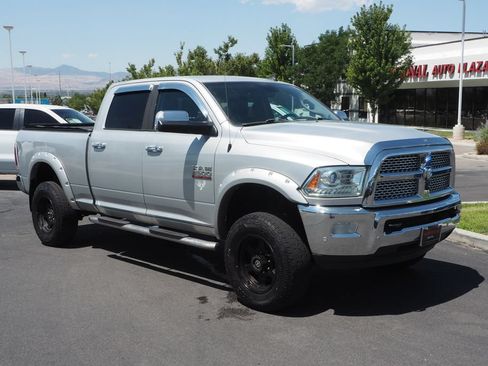 Used 2016 RAM 2500 Laramie w/ Convenience Group AWD/4WD image 8