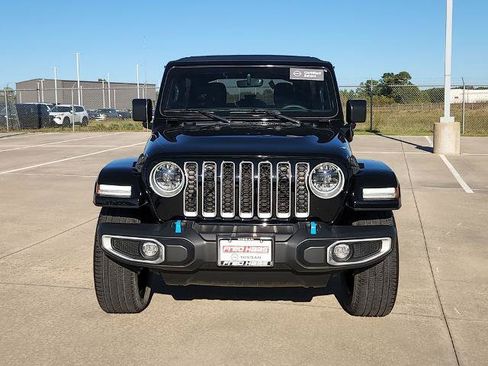 Used 2023 Jeep Wrangler Unlimited Sahara image 9