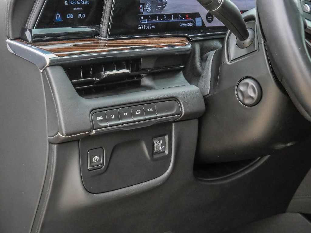 Used 2023 Cadillac Escalade Premium Luxury AWD/4WD image 34