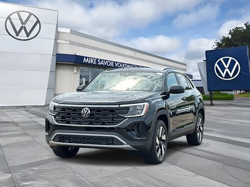 New 2025 Volkswagen Atlas Cross Sport SE image 1