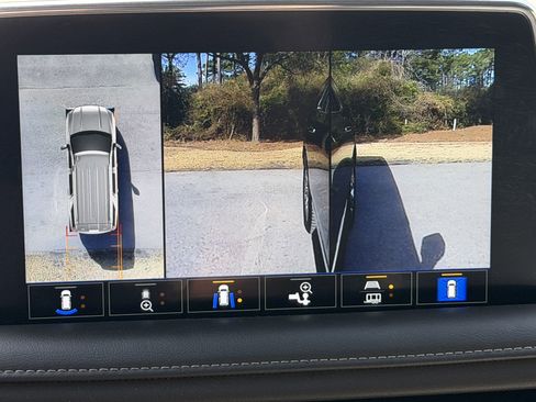 Used 2021 GMC Yukon SLT w/ SLT Premium Package image 13