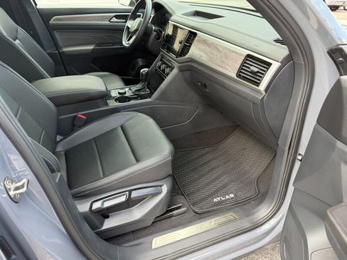 Used 2022 Volkswagen Atlas Cross Sport SE AWD/4WD image 30