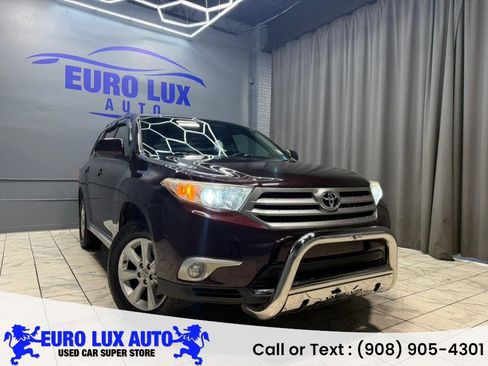 Used 2012 Toyota Highlander 4WD 4dr V6 (Natl) w/ Tech Pkg image 1
