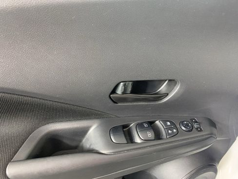 Used 2022 Nissan Kicks S image 14