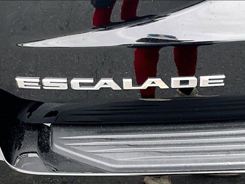 Certified 2025 Cadillac Escalade Sport Platinum w/ LPO, Floor Liner Package image 24