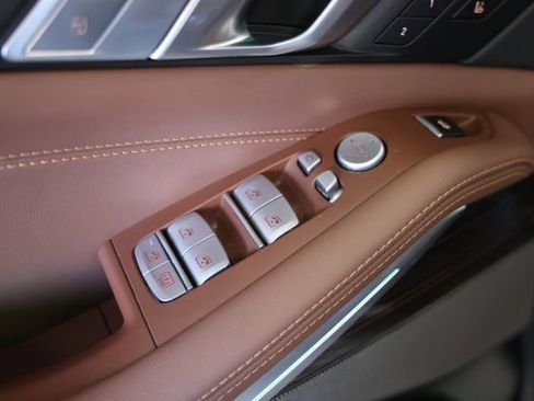 Used 2026 BMW X7 xDrive40i image 18