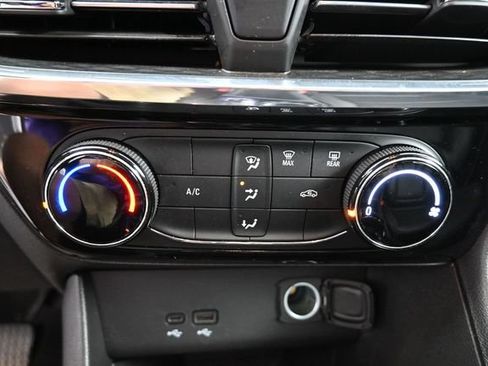 Used 2024 Buick Encore GX Sport Touring FWD image 22