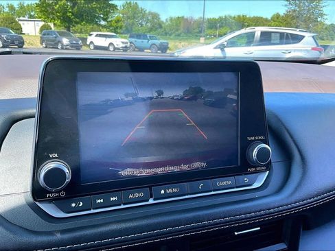 Used 2023 Nissan Rogue S AWD/4WD image 21