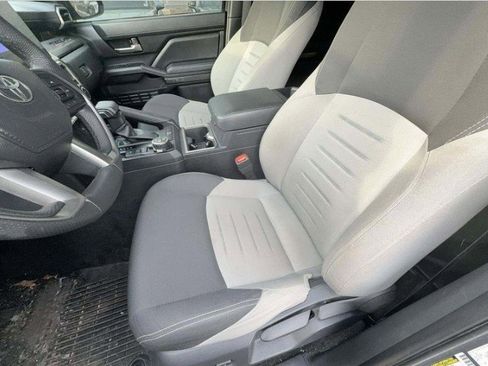 Used 2025 Toyota Tacoma TRD Off-Road image 9