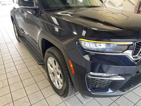 Used 2023 Jeep Grand Cherokee Limited w/ Luxury Tech Group II AWD/4WD image 22
