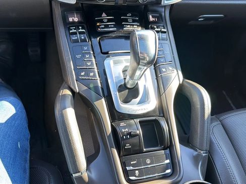 Used 2016 Porsche Cayenne AWD/4WD image 14