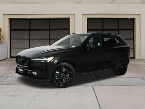 Certified 2024 Volvo XC60 T8 Ultimate w/ Climate Package AWD/4WD image 4