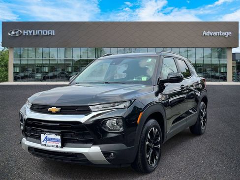 Used 2023 Chevrolet TrailBlazer LT FWD image 4