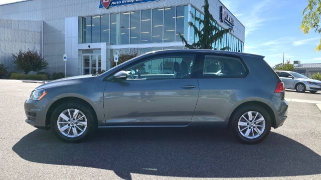 Used 2015 Volkswagen Golf S FWD image 11