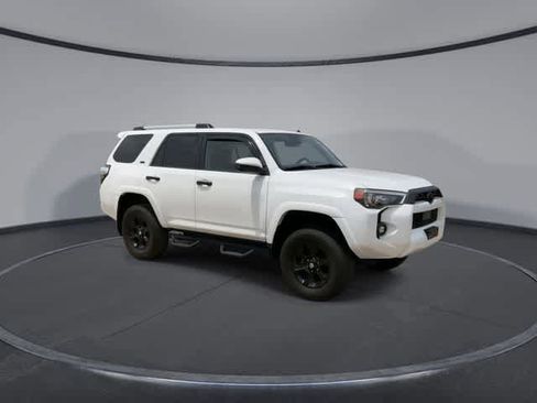 Used 2022 Toyota 4Runner SR5 AWD/4WD image 2