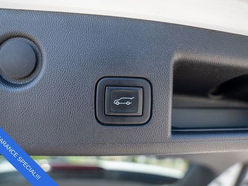 Used 2023 Chevrolet Equinox RS image 11