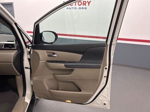 Used 2016 Honda Odyssey SE image 16