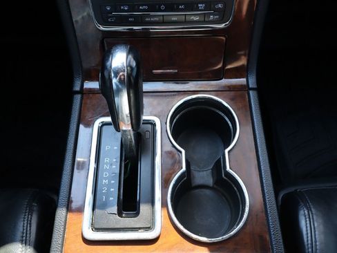 Used 2015 Lincoln Navigator 4WD image 37