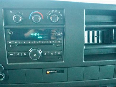 Used 2010 GMC Savana 1500 image 14