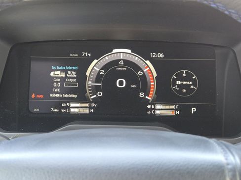 New 2026 Toyota Tundra Platinum AWD/4WD image 13