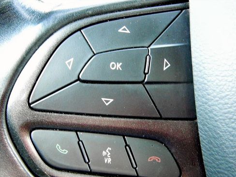 Used 2022 Dodge Charger SXT image 12