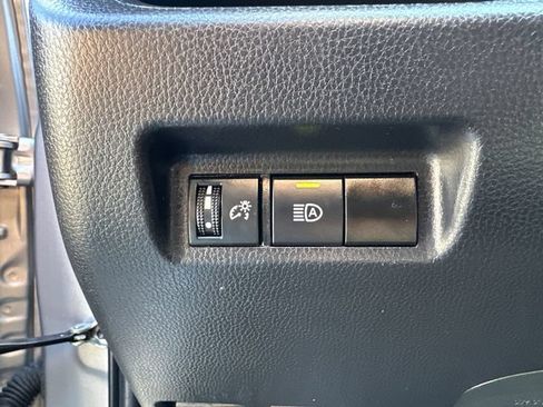 Used 2024 Toyota RAV4 LE AWD/4WD image 29