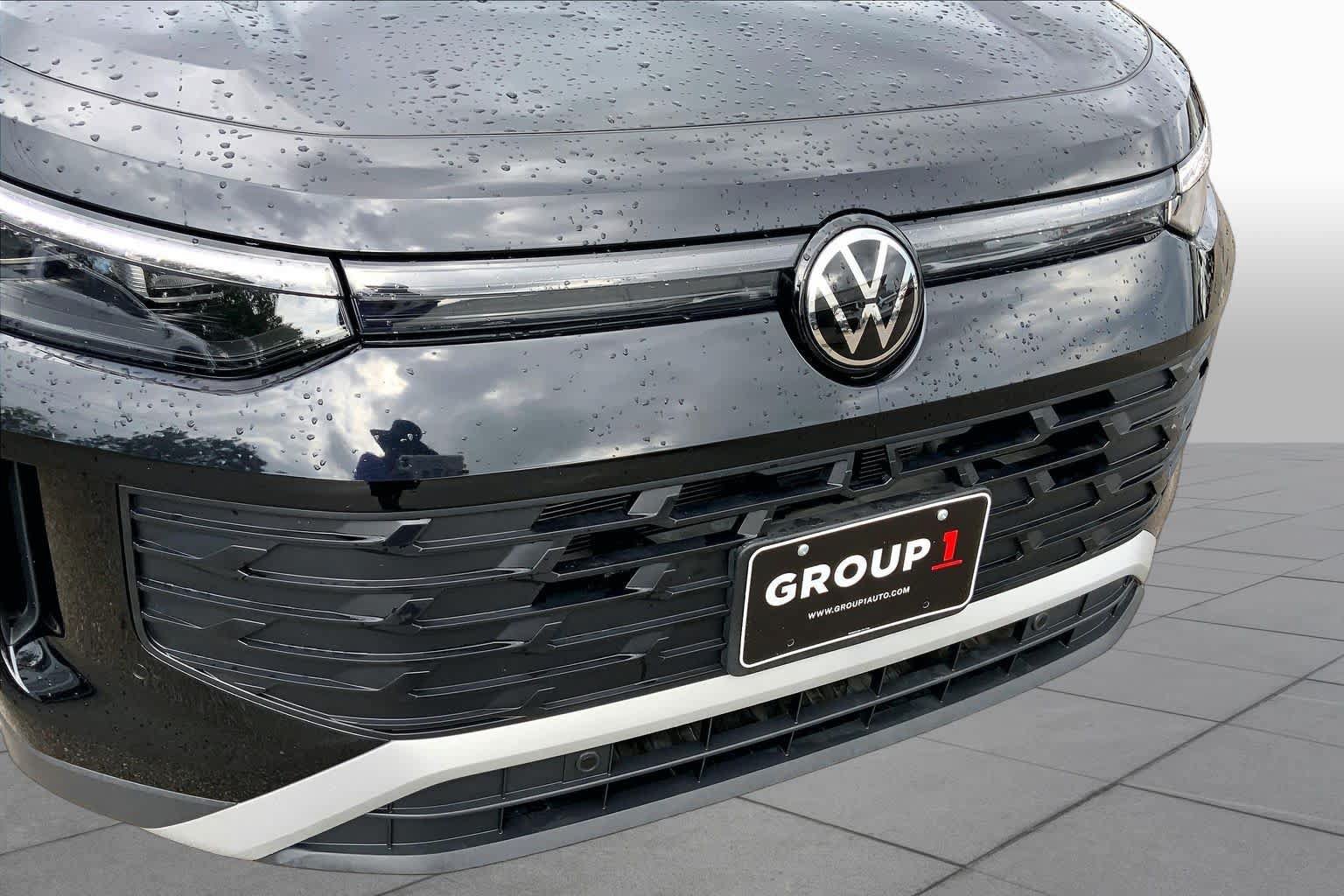 Used 2026 Volkswagen Tiguan SE FWD image 30