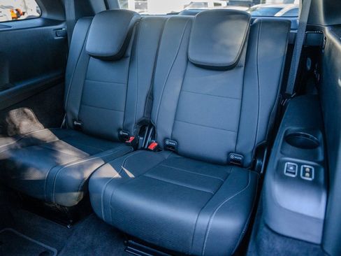 Used 2025 Mercedes-Benz GLS 450 4MATIC w/ AMG Line Exterior image 22