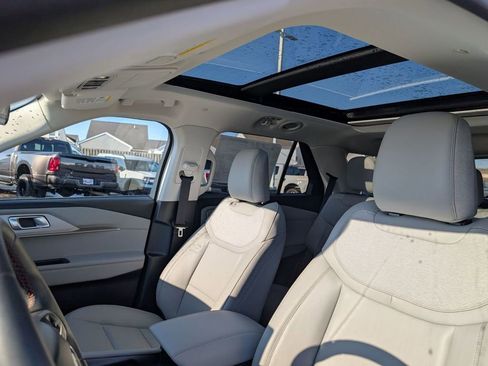 New 2025 Ford Explorer Active w/ Active Comfort Package image 5