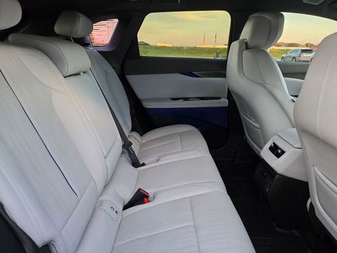 New 2026 Cadillac Optiq Luxury 2 w/ LPO, Floor Liner Package image 29