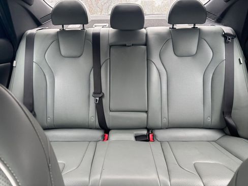 Used 2025 Hyundai Elantra Limited image 34