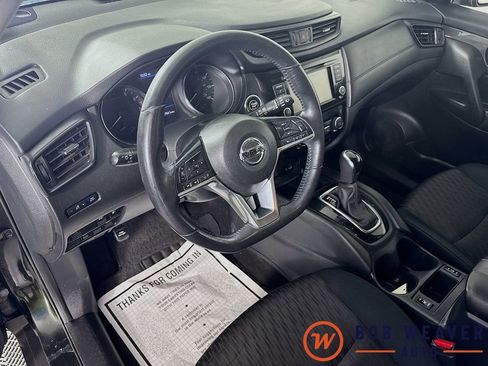 Used 2018 Nissan Rogue SV AWD/4WD image 11
