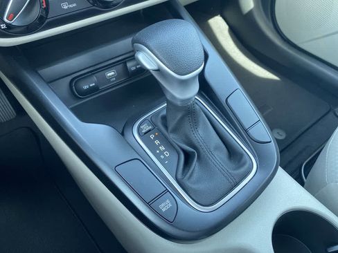 Used 2025 Kia Soul LX w/ LX Technology Package image 19