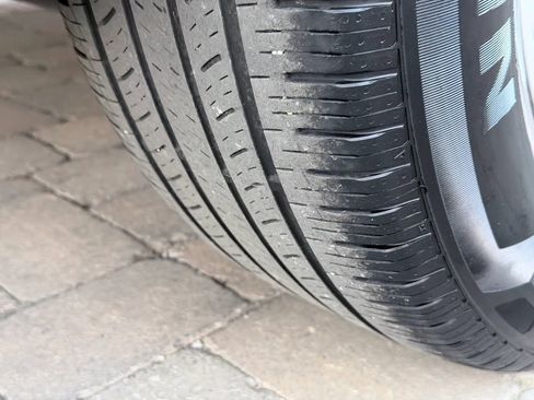 Used 2020 Buick Enclave Essence w/ LPO, Luxury Package image 59